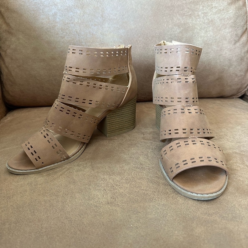 Bohme Shoes, size 8.5, brown/tan color